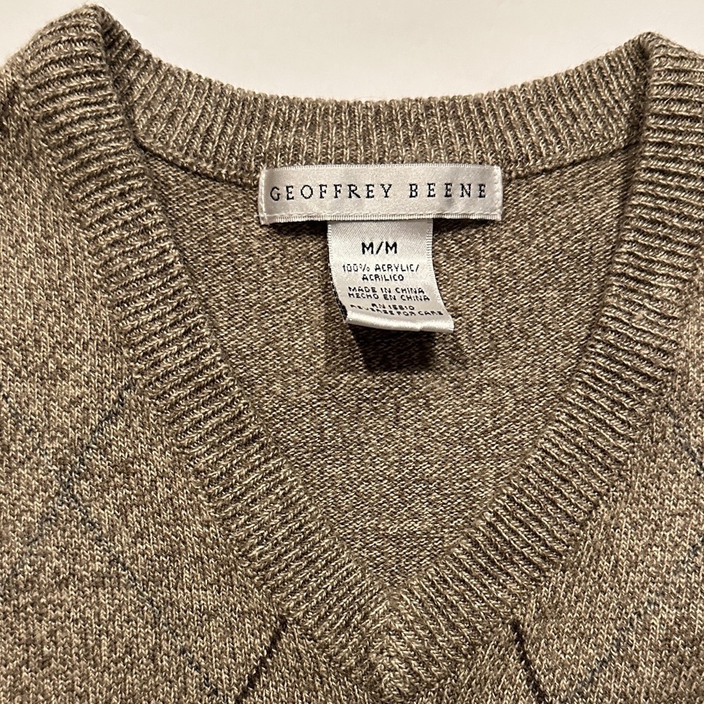 Geoffrey Beene Tan V-Neck Argyle Sweater Vest Size Medium - Picture 3 of 4